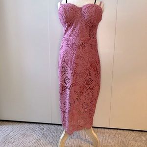 Gorgeous BEBE pink embroidered dress, date night hotty! Sz. 6 worn once like new